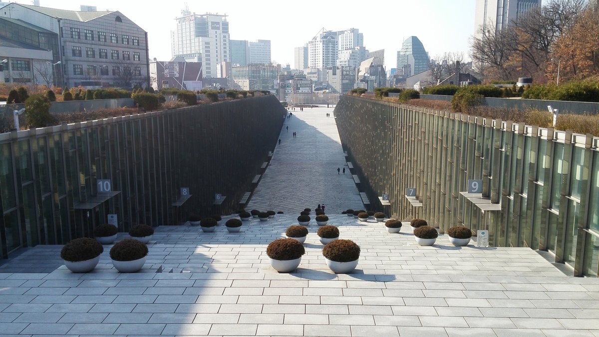 Ewha Womans Univ. Station area